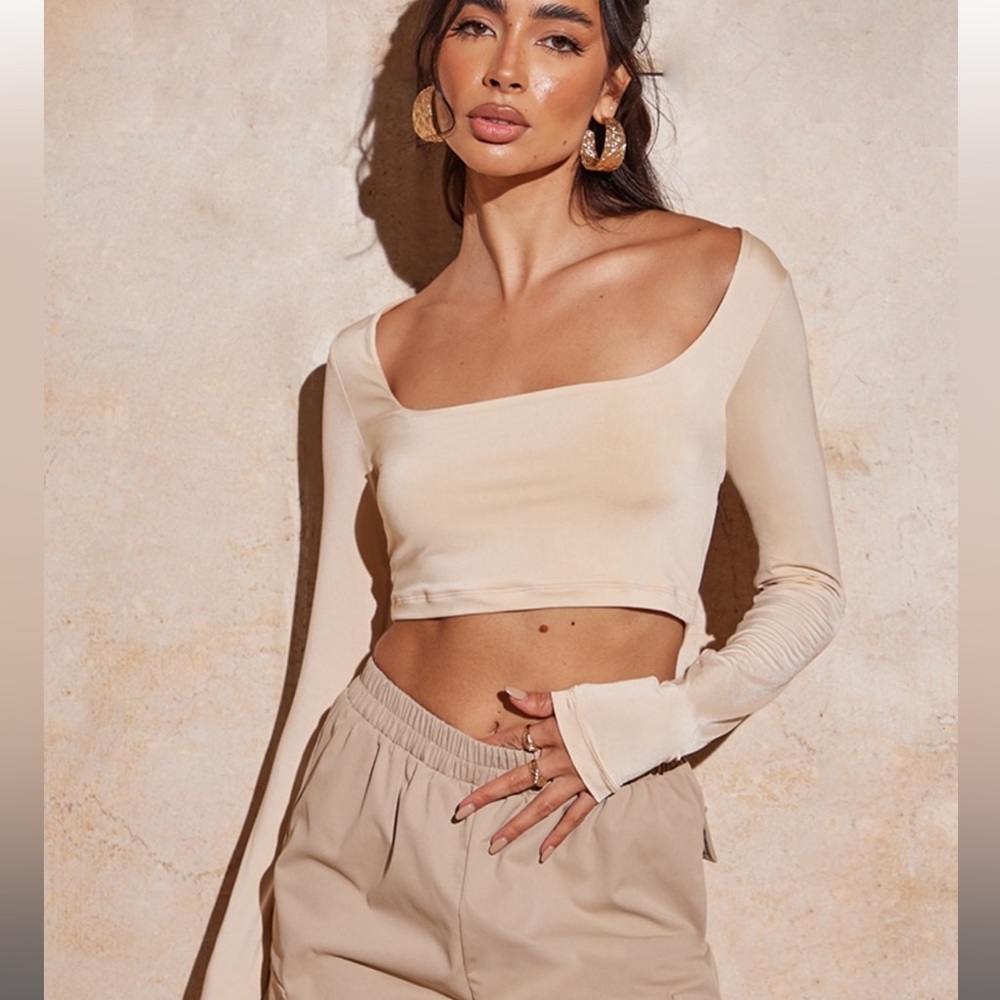PrettyLittleThing Long Sleeve Crop Top